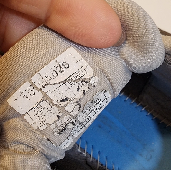 Asics women's Gel-Kayano Gray sneakers size 8 1/2 - Picture 10 of 12